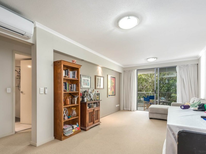 122/21 Cypress Ave, Surfers Paradise QLD 4217