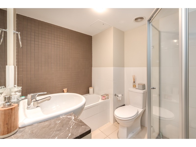 122/21 Cypress Ave, Surfers Paradise QLD 4217