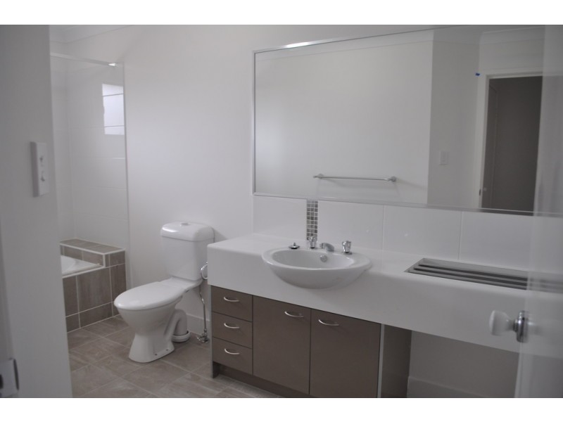 18a Wilga St, Wacol QLD 4076