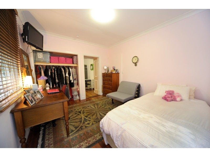 8A Challinor Street, Auchenflower QLD 4066