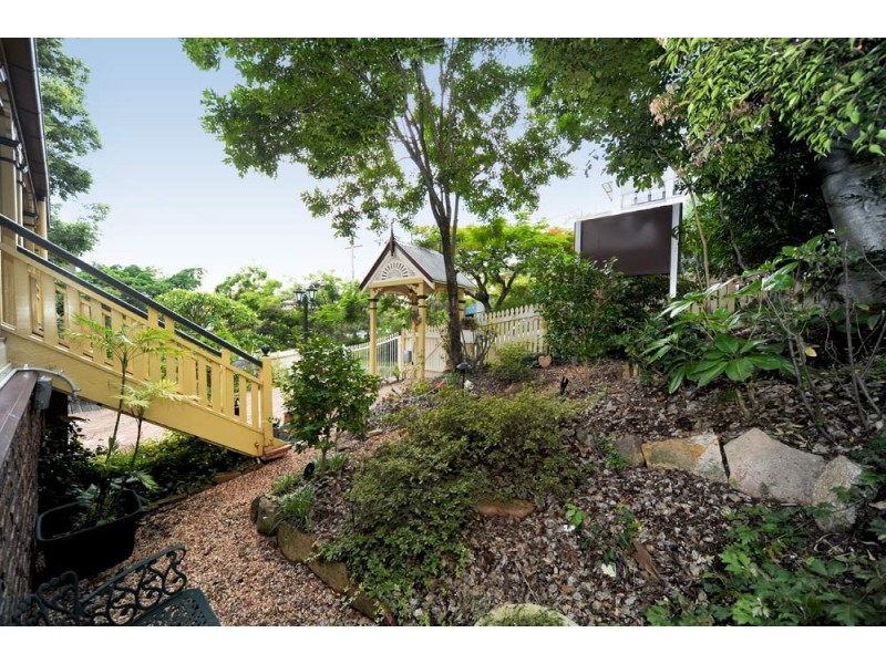 8A Challinor Street, Auchenflower QLD 4066