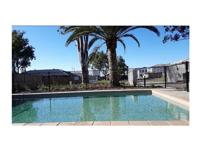 54 Grahams Road, Strathpine QLD 4500