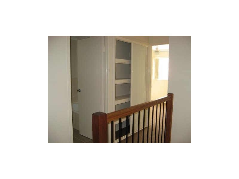 10/06 Canton Court, Manly West QLD 4179