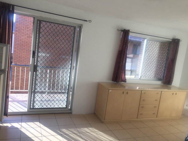 4 203 Scarborough St, Southport QLD 4215