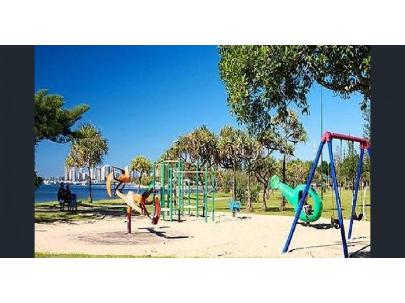 4 203 Scarborough St, Southport QLD 4215