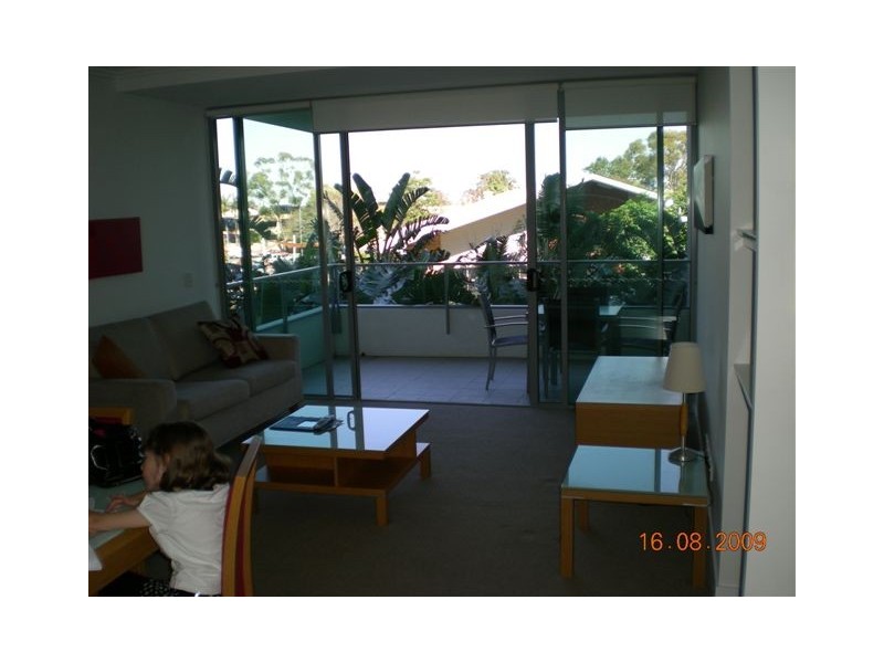 33 TE Peters Drive, Broadbeach QLD 4218