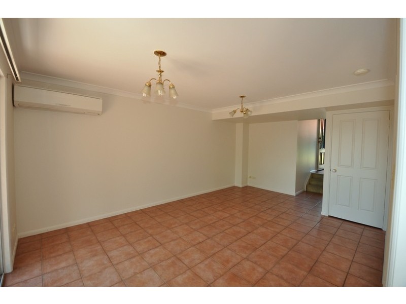 580 Seventeen Mile Rocks Rd, Sinnamon Park QLD 4073