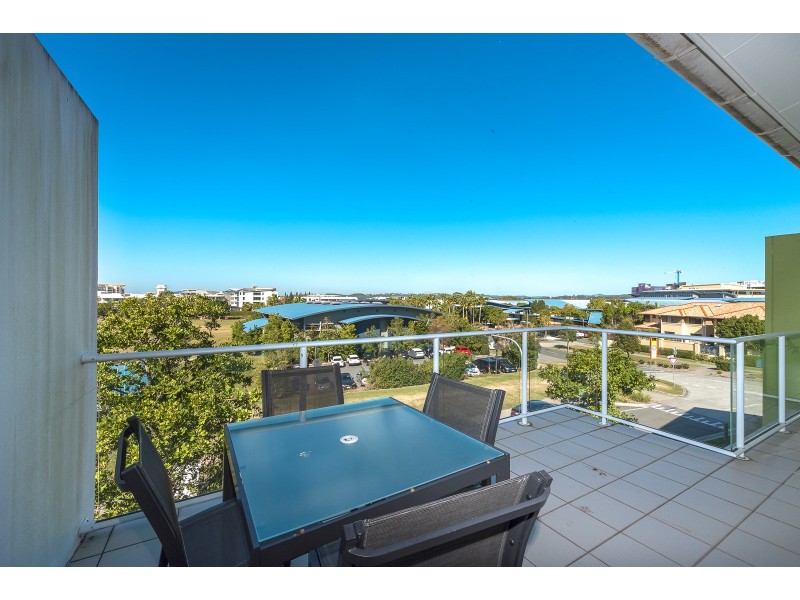 21/98 UNIVERSITY DRIVE, Varsity Lakes QLD 4227