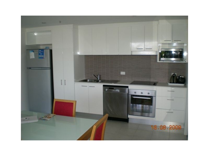 33 TE Peters Drive, Broadbeach QLD 4218
