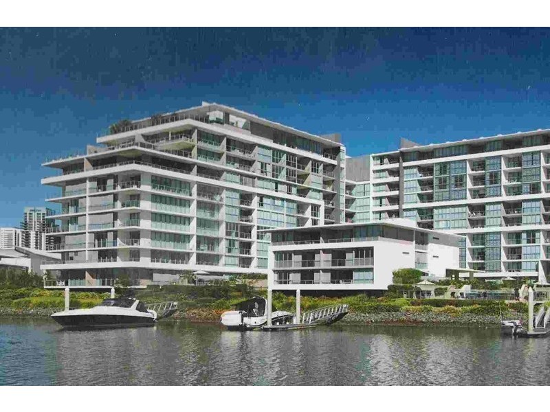 33 TE Peters Drive, Broadbeach QLD 4218