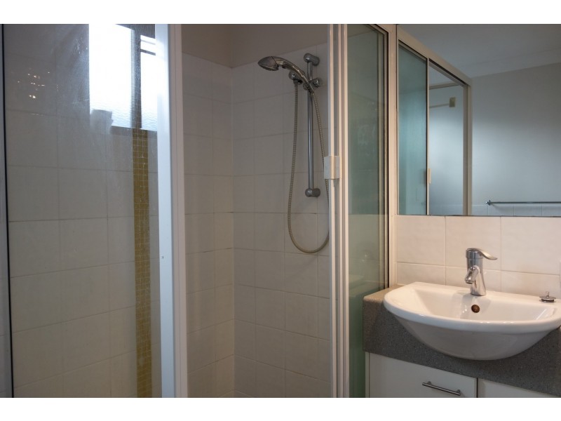 2/50 Merton Road, Woolloongabba QLD 4102