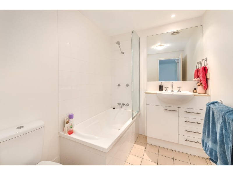 49/98 University Drive, Varsity Lakes QLD 4227