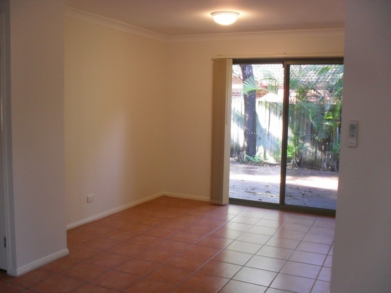 18 Batchworth Road, Molendinar QLD 4214