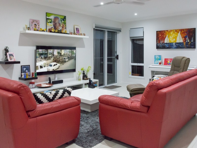 3 Watarrka Ave, Fitzgibbon QLD 4018