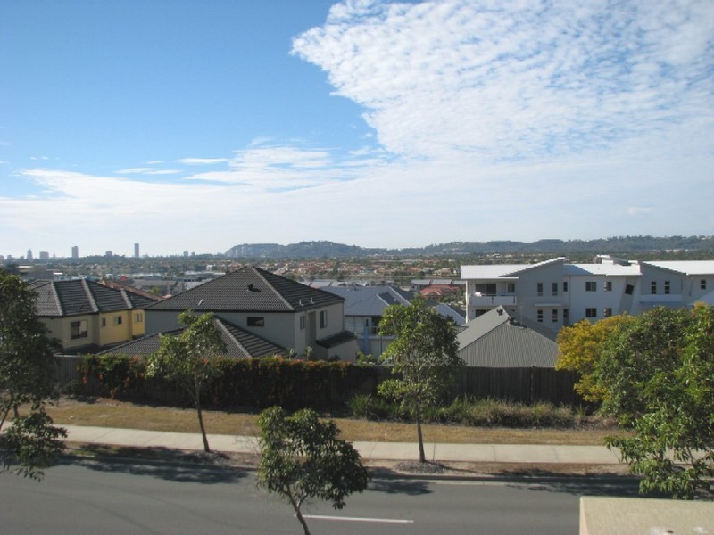 34/2 Geraldton Drive, Varsity Lakes QLD 4227