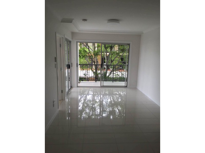 4 63 Sisley St, St Lucia QLD 4067