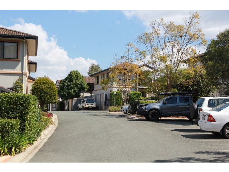 13/12 GREENDALE WAY, Carindale QLD 4152