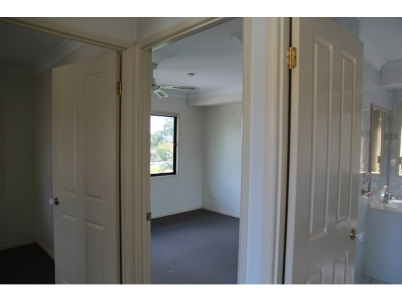 13/12 GREENDALE WAY, Carindale QLD 4152