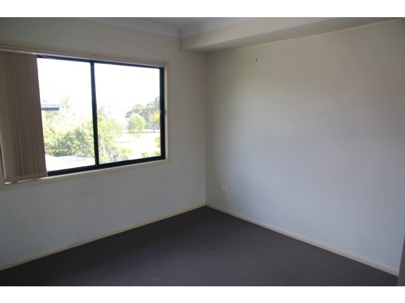 13/12 GREENDALE WAY, Carindale QLD 4152