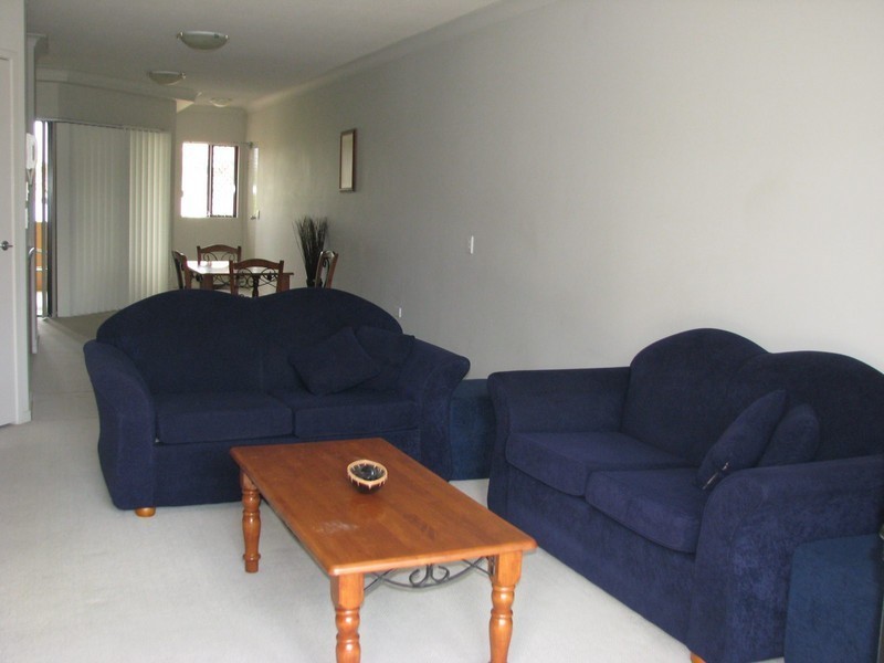 22/2 Geraldton Drive, Varsity Lakes QLD 4227