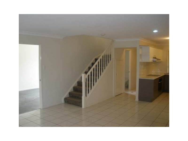 210 Government Road, Forest Lake QLD 4078