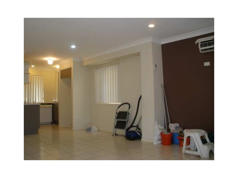 210 Government Road, Forest Lake QLD 4078