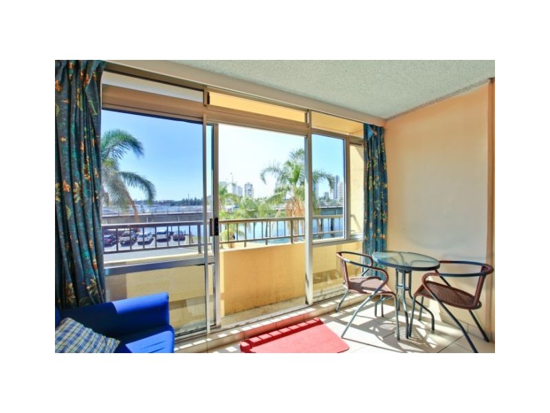 210/2 Barney Street, Southport QLD 4215
