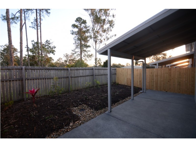 37 Mt Lindesay Highway, Park Ridge QLD 4125