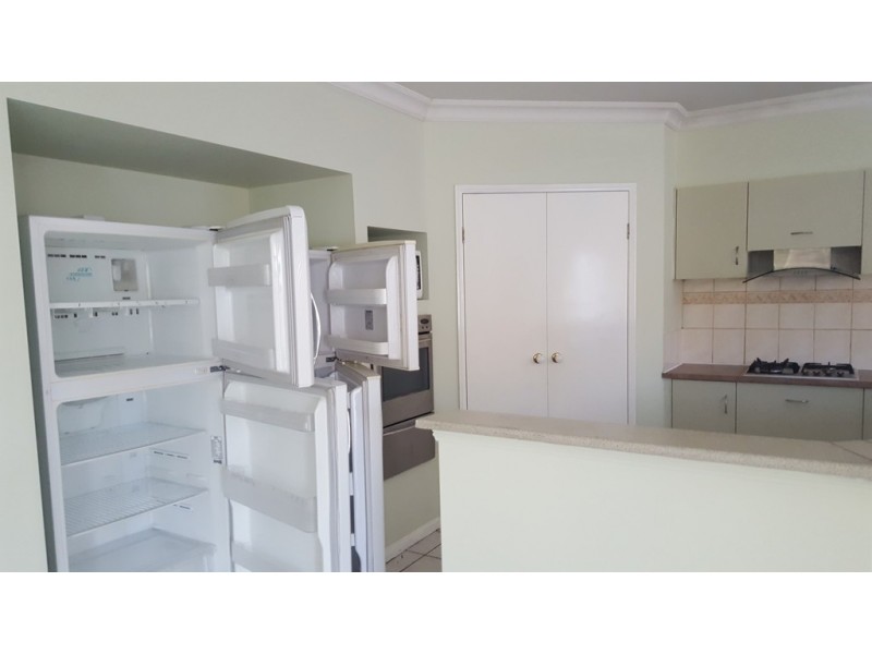 10/10 Alcheringa Pl, Robertson QLD 4109