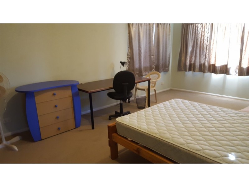 10/10 Alcheringa Pl, Robertson QLD 4109