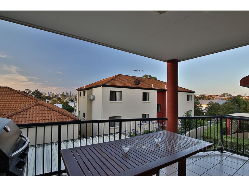 15 Dansie Street, Greenslopes QLD 4120