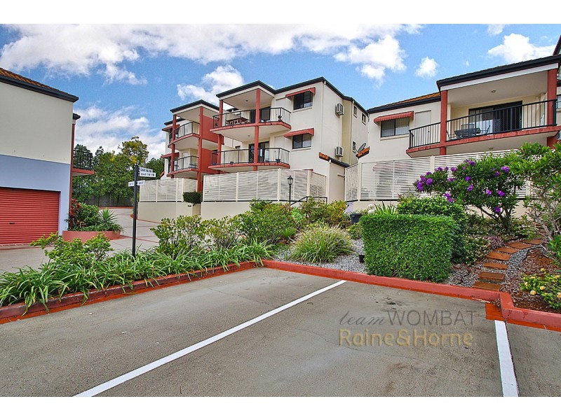 15 Dansie Street, Greenslopes QLD 4120