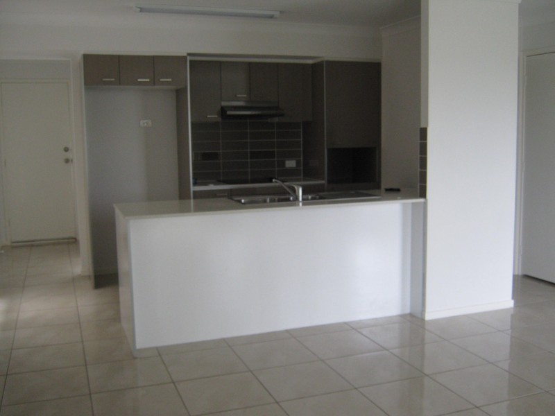 25/1 Santa Ana Lane, Griffin QLD 4503