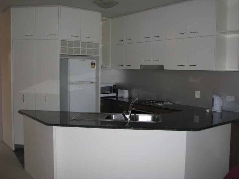 18 / 2  Geraldton Drive, Varsity Lakes QLD 4227