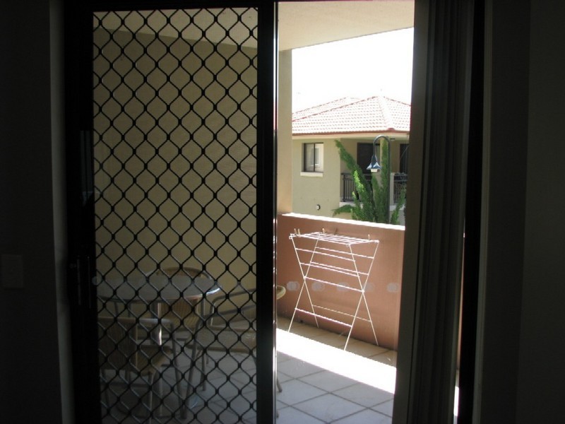 18 / 2  Geraldton Drive, Varsity Lakes QLD 4227