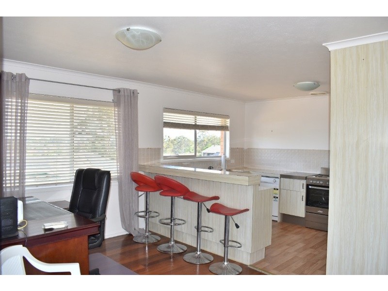 221 BENOWA ROAD, Benowa QLD 4217