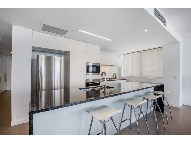 6208/ 6 MARINA PROMENADE, Paradise Point QLD 4216