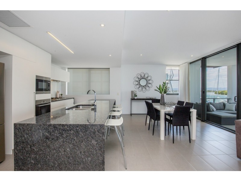 6208/ 6 MARINA PROMENADE, Paradise Point QLD 4216