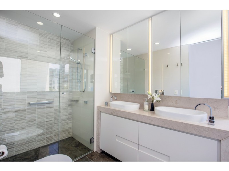 6208/ 6 MARINA PROMENADE, Paradise Point QLD 4216