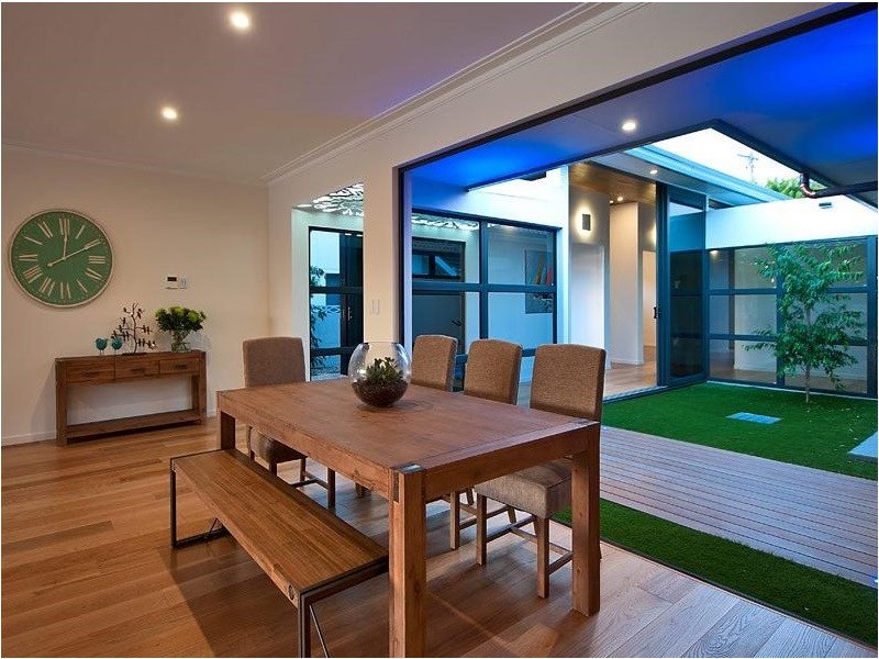 9 La Scala Ct, Surfers Paradise QLD 4217