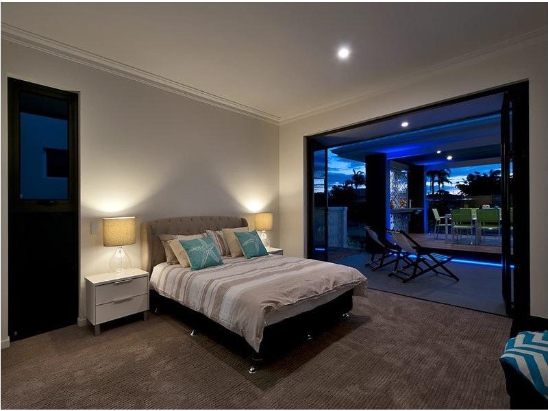 9 La Scala Ct, Surfers Paradise QLD 4217