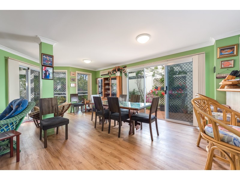 4 Apollo 100 Cotlew St East, Southport QLD 4215