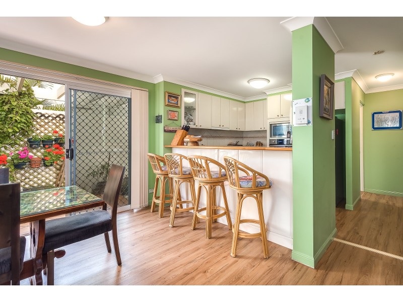 4 Apollo 100 Cotlew St East, Southport QLD 4215