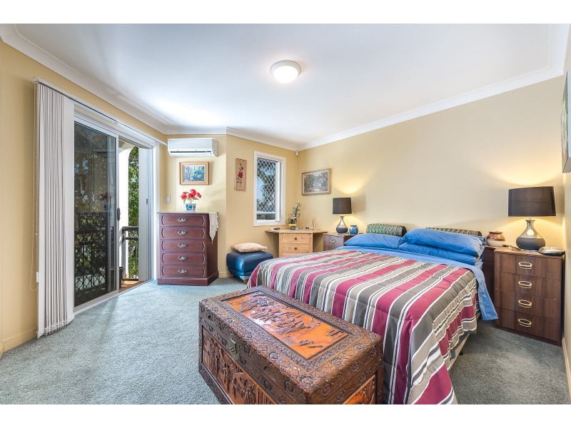 4 Apollo 100 Cotlew St East, Southport QLD 4215