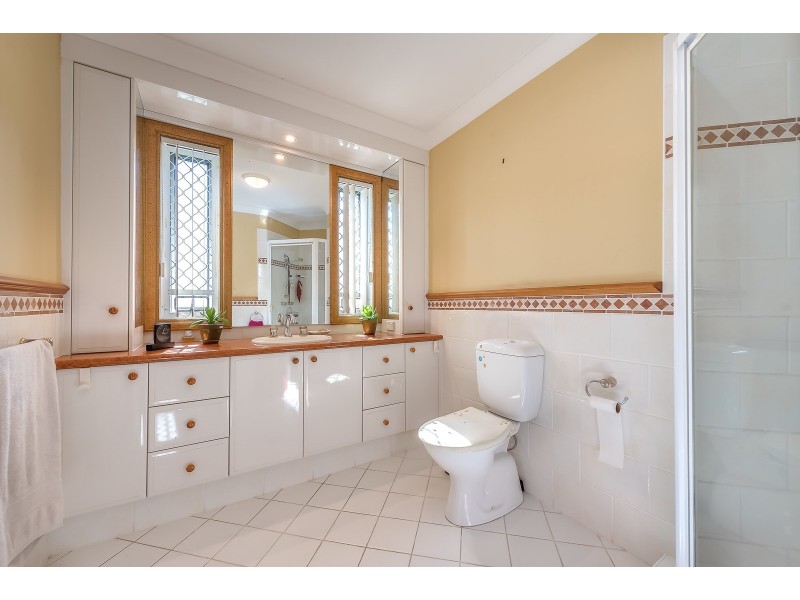 4 Apollo 100 Cotlew St East, Southport QLD 4215