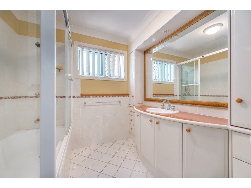 4 Apollo 100 Cotlew St East, Southport QLD 4215