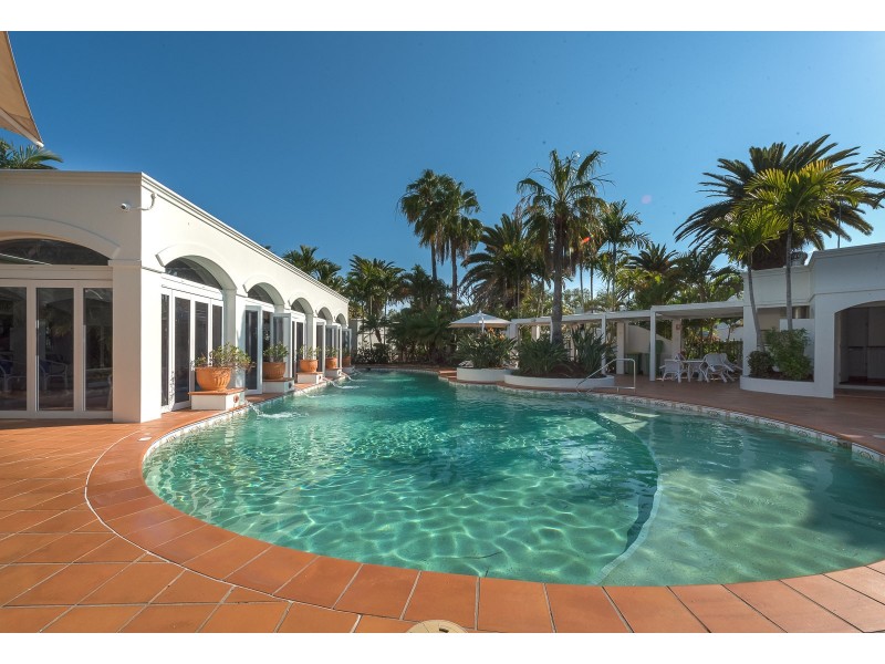 4 Apollo 100 Cotlew St East, Southport QLD 4215