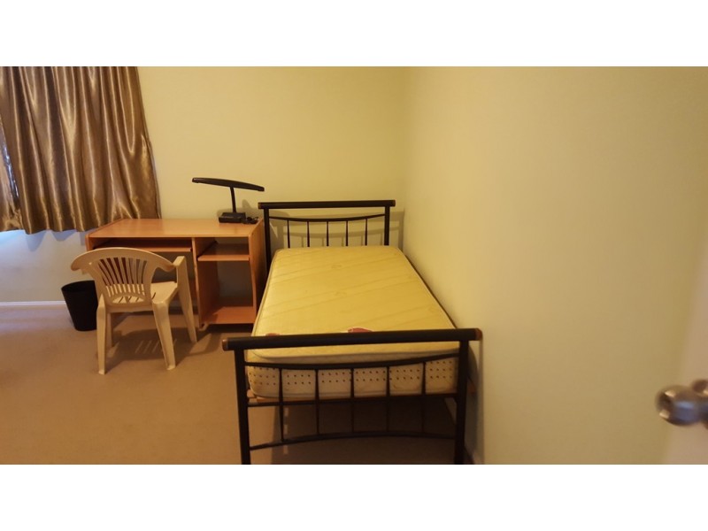 10 Alcheringa Pl, Robertson QLD 4109