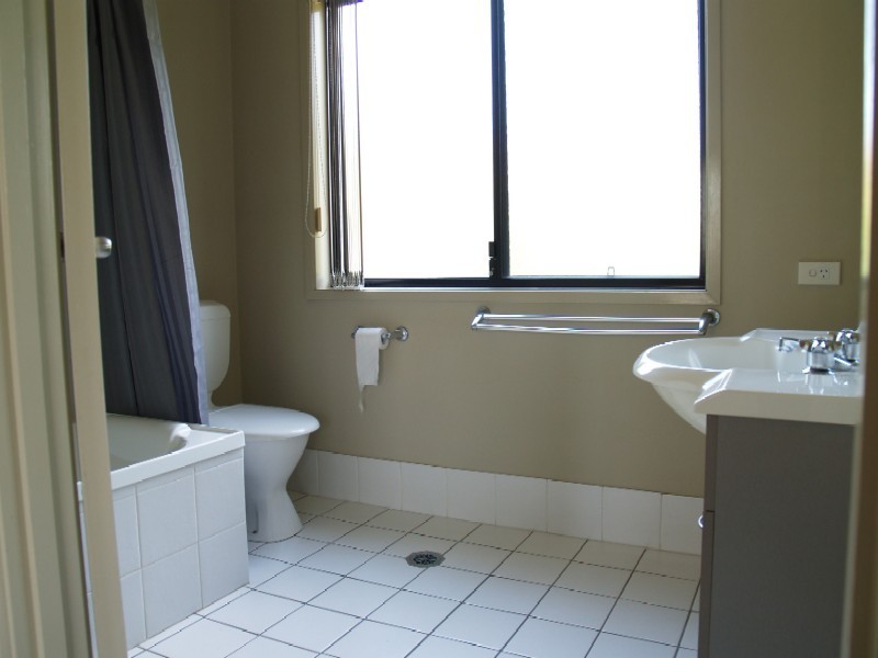 590 Pine Ridge Road, Coombabah QLD 4216