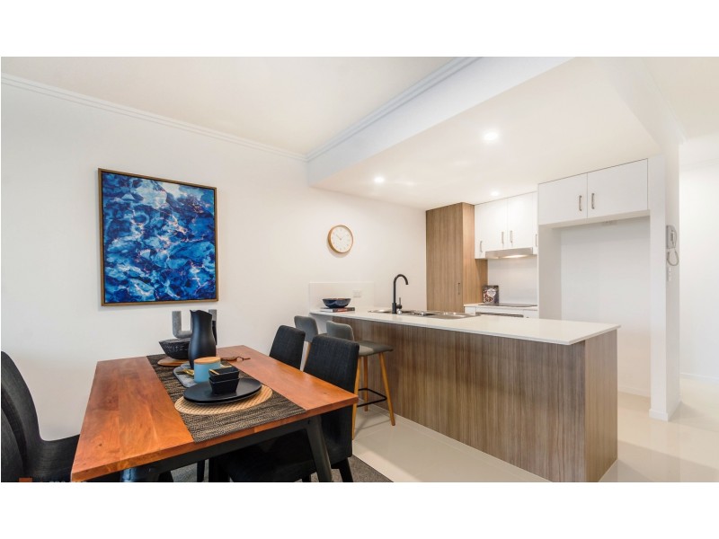 25 Walsh St, Milton QLD 4064